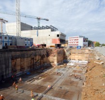 Výstavba nové budovy divadla byla zahájena před patnácti měsíci