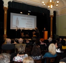 Básník Josef Hrubý získal jako první uměleckou cenu za celoživotní dílo