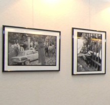 Výstava v mázhauzu představuje černobílé snímky německých uprchlíků v roce 1989