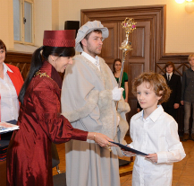 První absolventi Dětské univerzity promovali