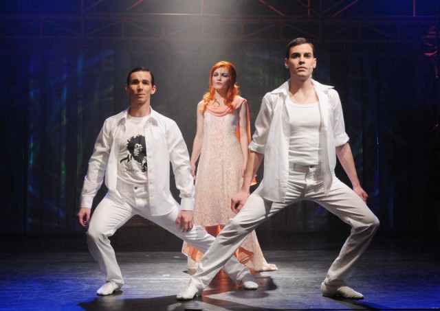 Richard Ševčík (Freddie Mercury-tanečník), Iva Marešová (Slečna ,Kdo‘),Michael Kluch (Freddie Mercury-zpěvák)