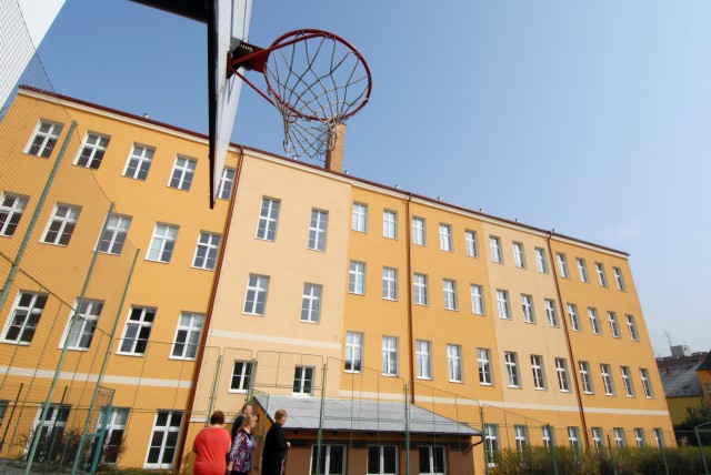 16. základní a mateřská škola