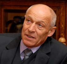 Sedmdesátiletý Stanislav Bukovský obdržel od primátora stříbrnou pamětní medaili