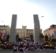 Plzeň bude chtít nahradit poškozené pylony pomníku Díky, Ameriko! novými