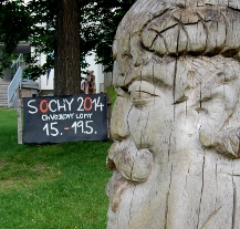 Ve Chvojkových lomech vznikají dřevěné sochy