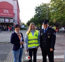 Radní Irena Rottová strávila ráno s dopravními asistenty před 25. ZŠ