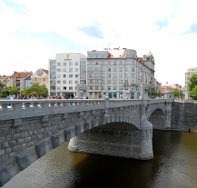 Na Wilsonův most už smí i individuální automobilová doprava