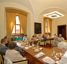 Senioři diskutovali s vedením města o aktuálních tématech