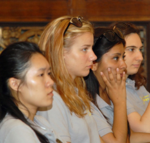 Přes třicet účastníků Mezinárodního kempu mládeže si prohlédlo plzeňskou radnici