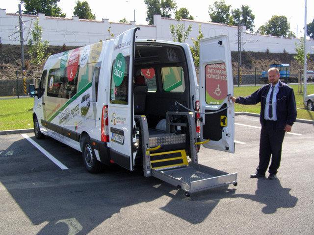 Nové vozy Renault Master určené zejména pro dopravu zdravotně postižených dětí a mládeže