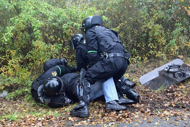 Na letišti v Líních cvičily pořádkové jednotky městské policie a členů plzeňské věznice