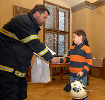 Vítězové výtvarné soutěže Kdy zavolat 150 si převzali svá ocenění