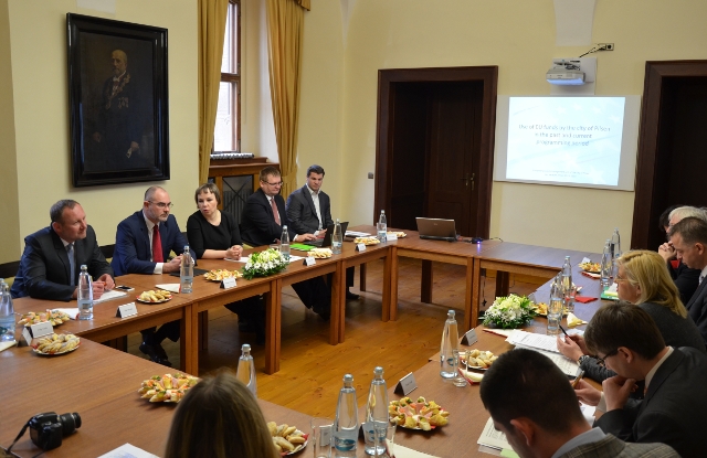 Plzeň chystá projekty za několik miliard, představila je evropské komisařce Corině Creţu