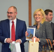 Plzeň chystá projekty za několik miliard, představila je evropské komisařce Corině Creţu