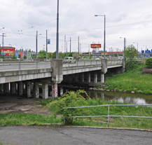 V noci na úterý se změní přejezd po mostech na Rokycanské ulici