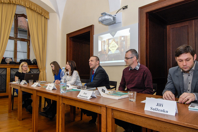 Tisková konference k roku prohlídek interiérů Adolfa Loose v Plzni