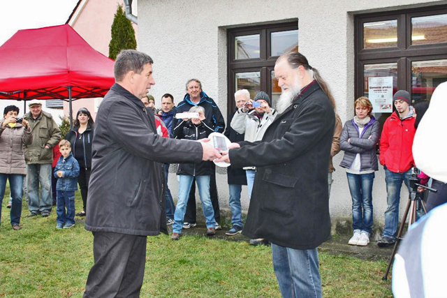 Jednotka dobrovolných hasičů v Hradišti získala novou techniku