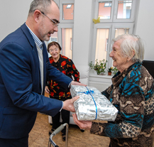 Klidné Vánoce popřáli klientům sociálních zařízení zástupci radnice