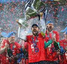 Plzeňská Viktoria je mistrem fotbalové ligy, oslavy s fanoušky byly bouřlivé