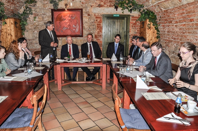 Projekty na podporu podnikání představil německým zástupcům ekonomický náměstek