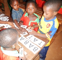 Město podpoří program na nákup slabikářů pro děti ve Středoafrické republice