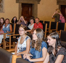 Začala letní jazyková škola, účastníci navštívili radnici