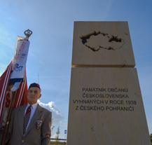 Nový památník připomíná vyhnané občany