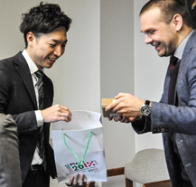 Stážista z japonského Takasaki absolvuje praxi v Plzni