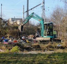 Správa veřejného statku začala s demolicí zahrádkářské kolonie