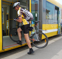 Kolo ve spolupráci s veřejnou dopravou urychluje cestování a šetří čas