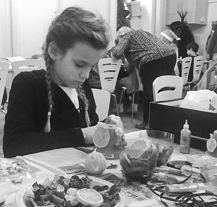 Počtvrté se sešly děti z pěstounských rodin na vánočních dílnách