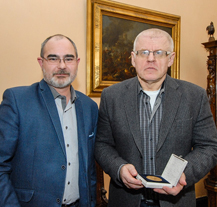 Primátor ocenil mistra světa v judu Zdeňka Vlčka pečetí města