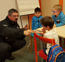 Malí strážníci zjišťovali, co dělá odchytová skupina městské policie