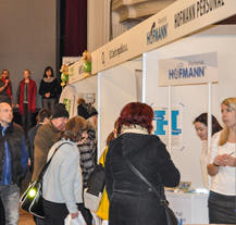 Na veletrhu práce zdarma poradí právník, kariérní poradce i grafolog