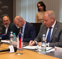 V kraji se budou ještě intenzivněji řešit problémy spojené se zaměstnáváním cizinců