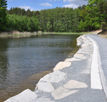 Třemošenský rybník má nové břehy a vstupy do vody