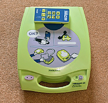 Plzeň koupila další defibrilátory k záchraně života, obsluhu zvládne každý