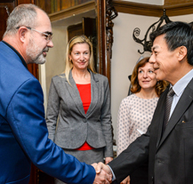 Velvyslanec Vietnamu navštívil Plzeň, setkal se s primátorem města