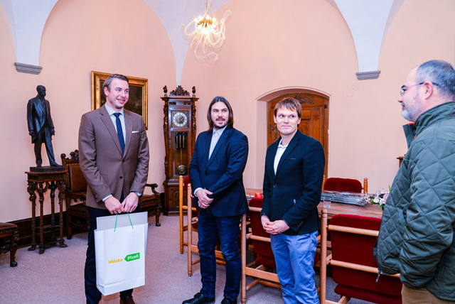 Házenkář Filip Jícha navštívil plzeňskou radnici