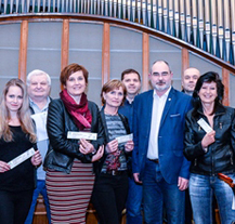 Primátor předal výhercům vstupenky na Pink Floyd Show