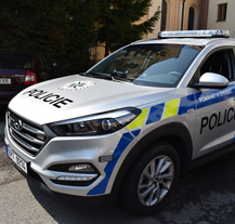 Primátor předal policistům nové služební vozidlo