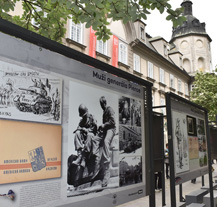 Muže generála Pierce představuje výstava ve Smetanových sadech