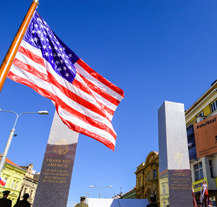 Město zajistí zvýšený dohled u památníku Díky, Ameriko!