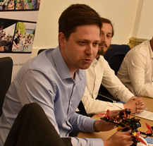 DronFest i letos ovládne Plzeň, největší show s drony vypukne na začátku června