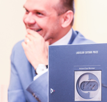 Architekt Richard Saul Wurman si na radnici převzal Cenu Ladislava Sutnara