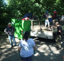 Nepořádek v blízkosti přehradní nádrže České údolí je uklizen