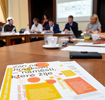 Úpravy zeleně na Jiráskově náměstí zlepší životní podmínky stromům i lidem