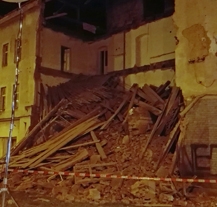 V Plzni spadla část domu