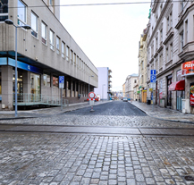 Končí uzavírka opravované Sedláčkovy ulice v centru, vrací se tam doprava