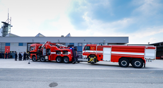 Nový špičkový vyprošťovací vůz slouží hasičům, přispěla na něj Plzeň